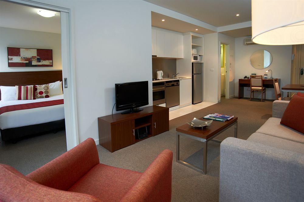 Quest On Dorcas Aparthotel Melbourne Bagian luar foto